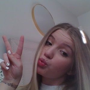 Meet your Posher, Ava